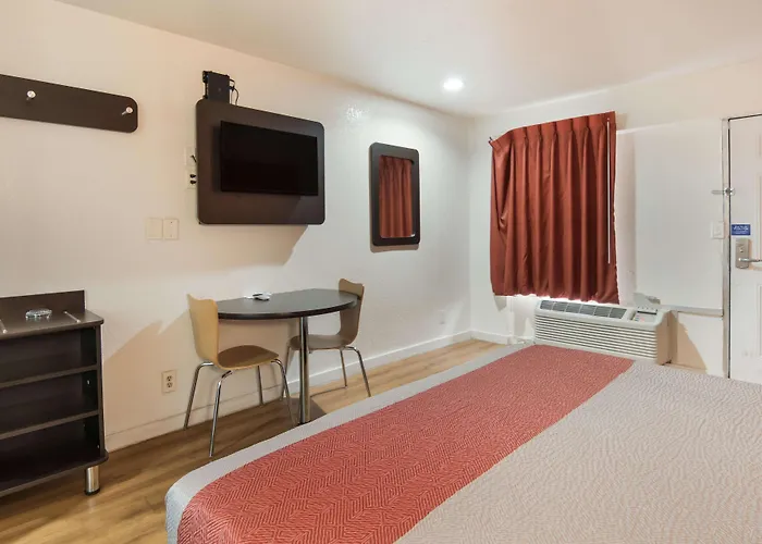 Hotel 6-fort Worth, Tx - Seminary 3*