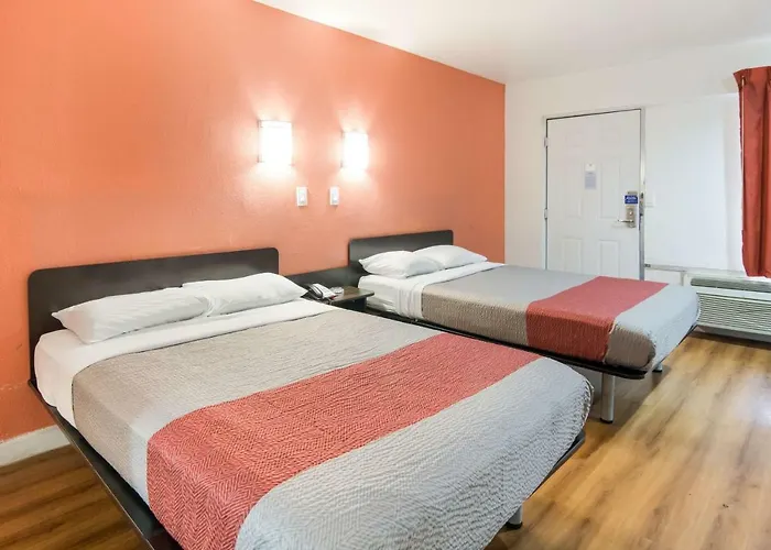 Hotel 6-fort Worth, Tx - Seminary 3*