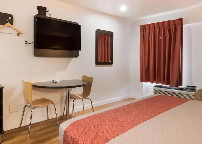 Hotel 6-fort Worth, Tx - Seminary 3*